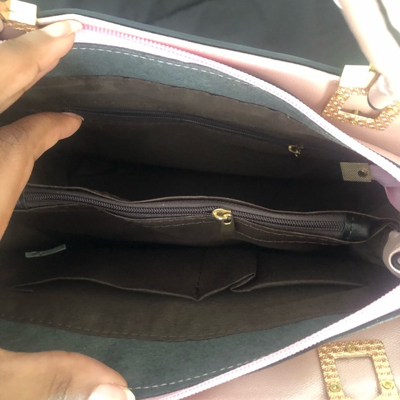 Aimily baby pink color Handbag with removable straps. - Picture 8 of 8